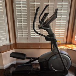 Nordic track E7.0z Intensity Stride 20"Stride Elliptical