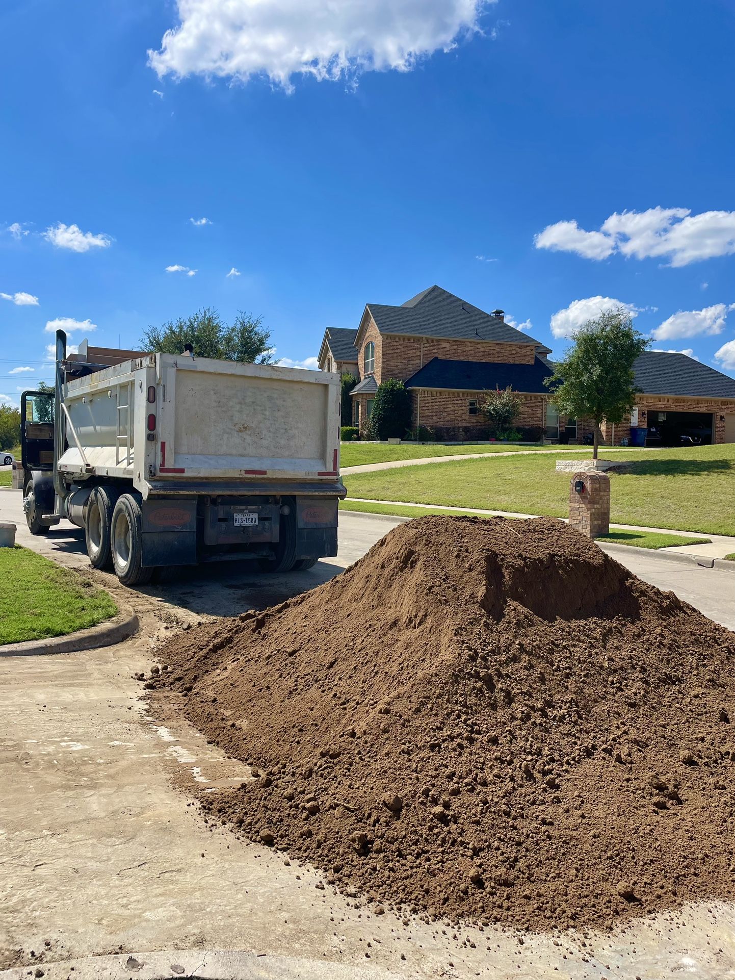 Topsoil, Fill Dirt, Select Fill, Sand, Sandy Loam for Sale in Dallas