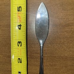 VINTAGE GODINGER SPREADER KNIFE Not SILVER? SOLID PIECE