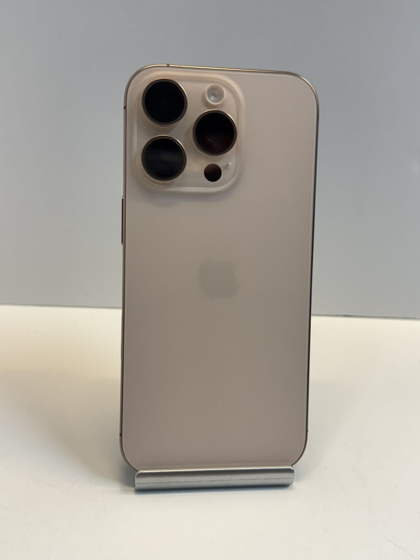 Apple iPhone 16 PRO 128gb. ( Unlocked Cellphone )