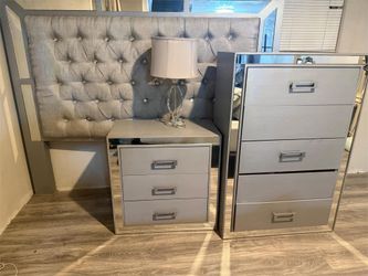King/queen bedrooms set