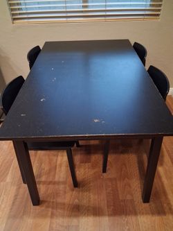 Amazing extendable dining table