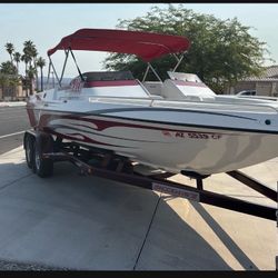 2004 Shockwave Boat 21 Step Skier