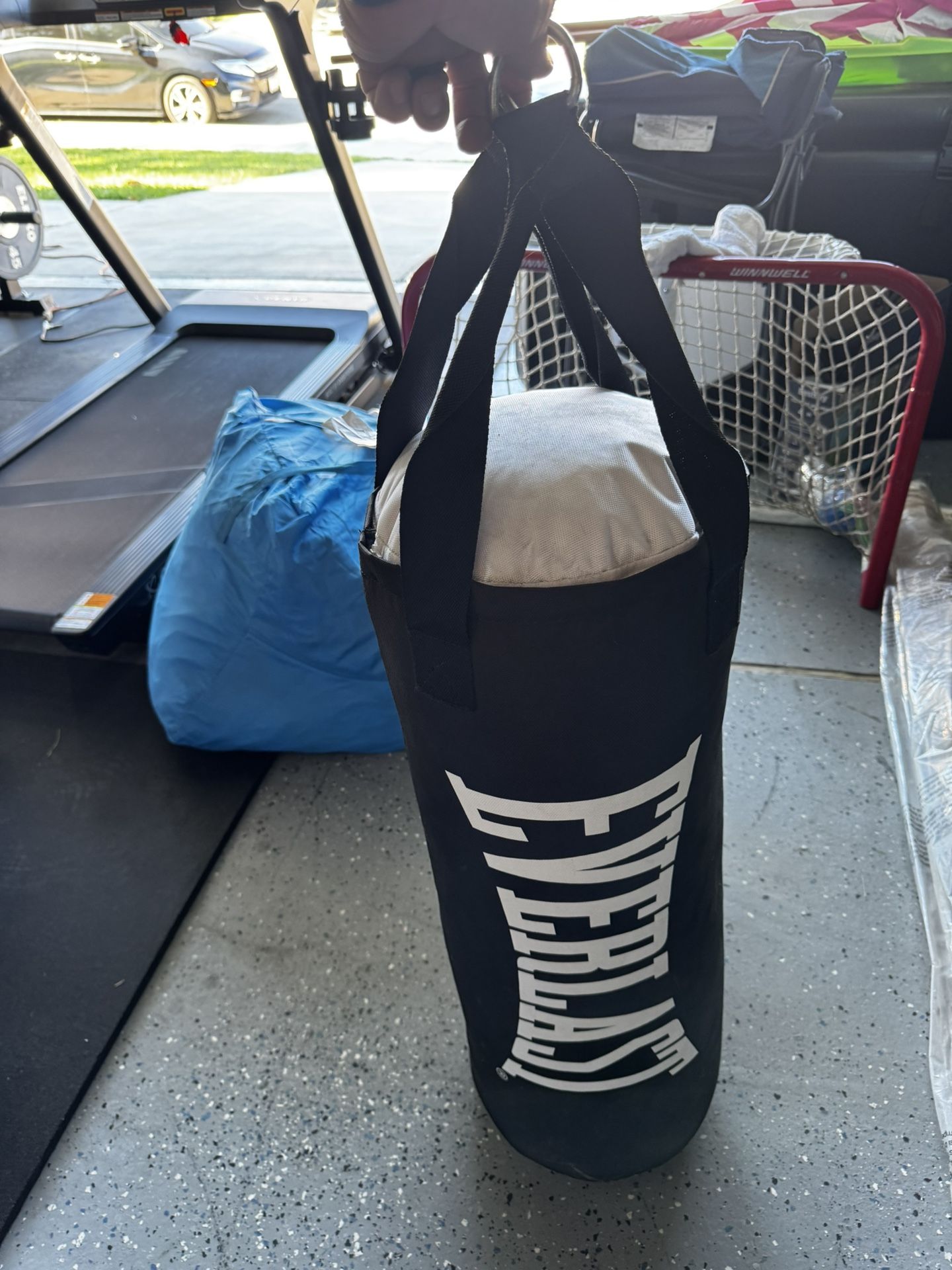 40 Lbs Everlast punching Bag