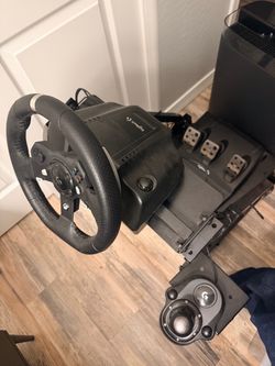 Logitech G920 Racing Wheel with Pedals and Shifter
