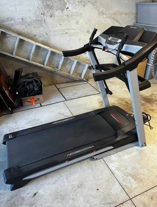Pro-Form Crosswalk Fit 415 Treadmill