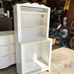 bookshelf/dresser