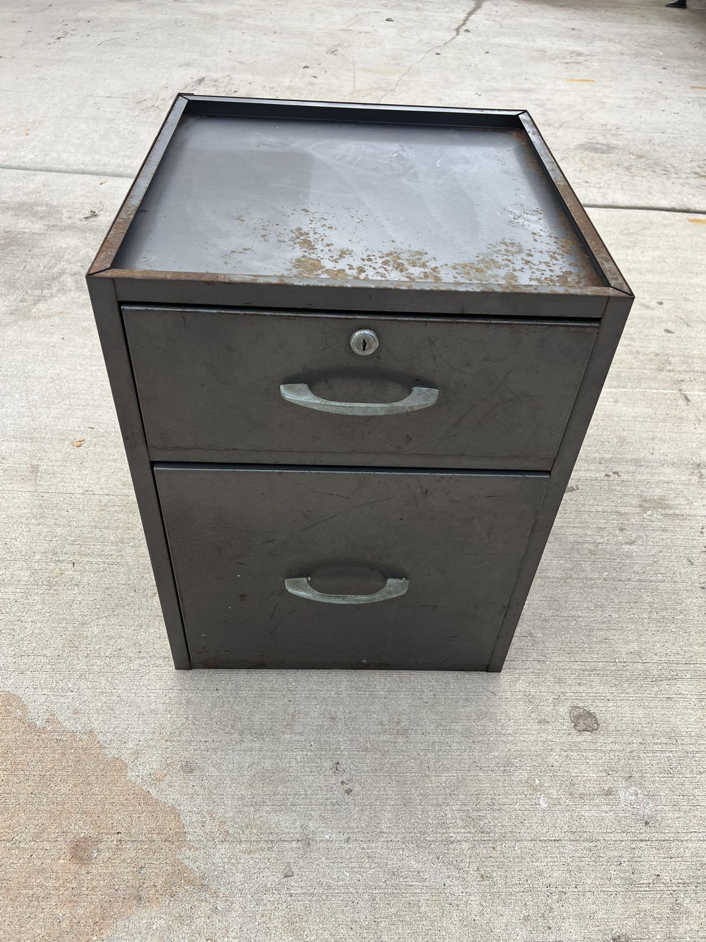 Metal drawer filing cabinet 