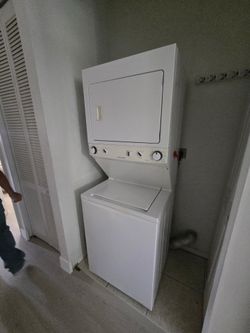 Stacked Washer/Dryer Set