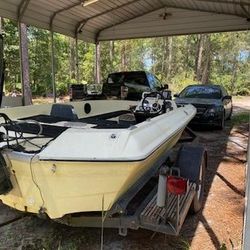 1983 Hydrocraft Bass Boat