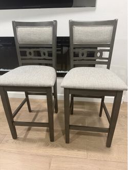 High Chairs / Height stools
