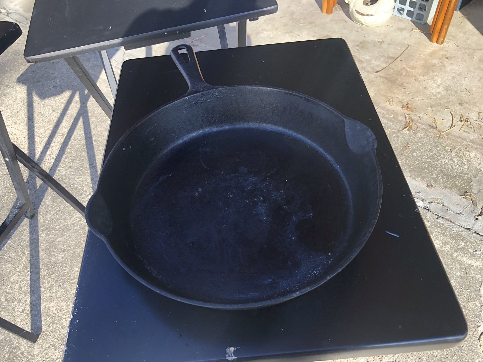 8-10” Castiron Fryer