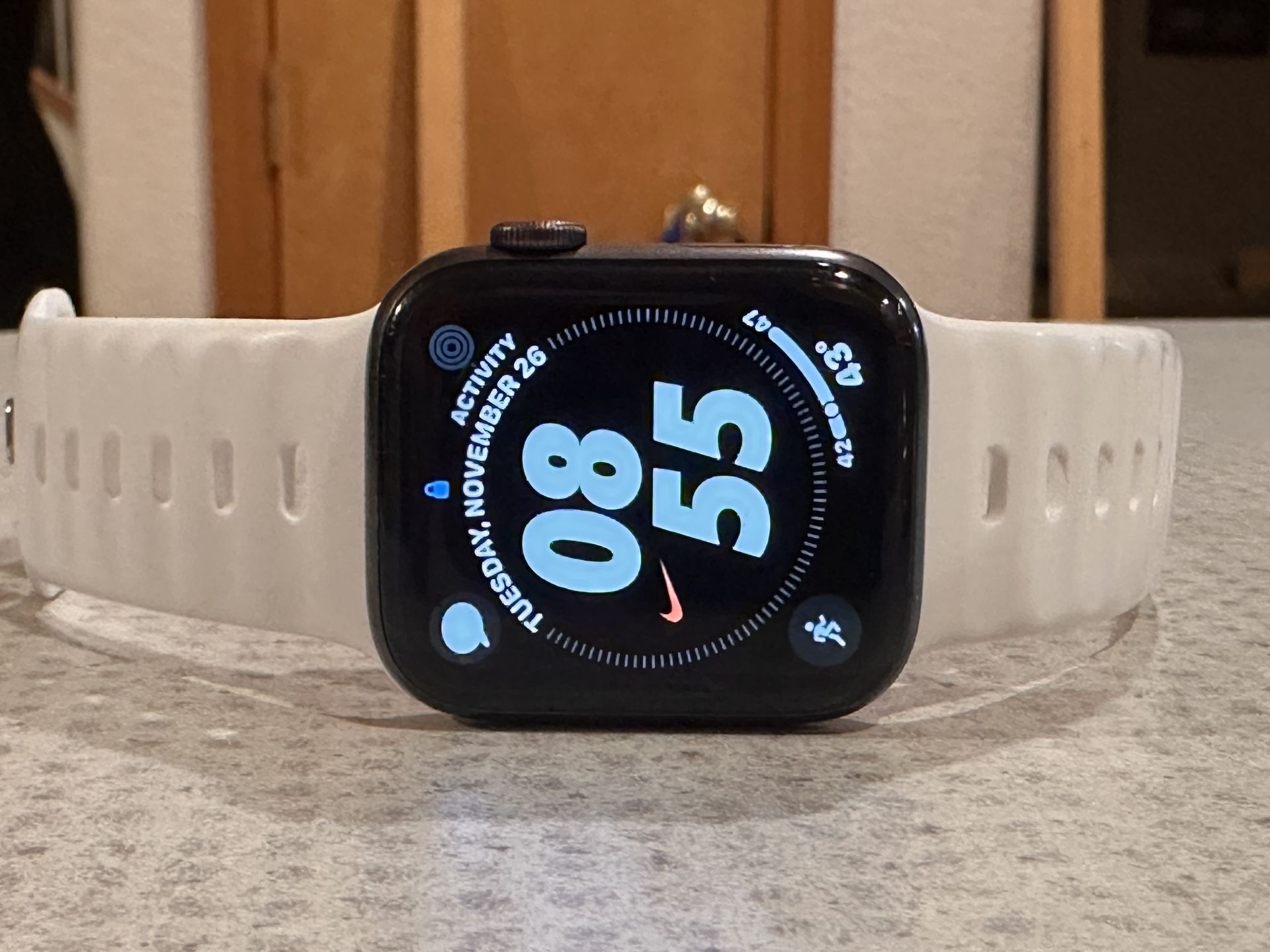 Apple Watch Series 6, Size: 44mm