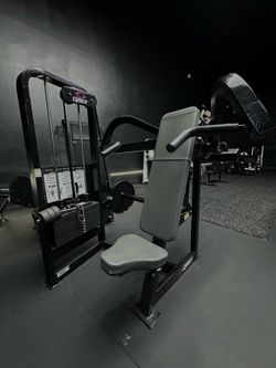 Commercial Cybex Advanced Converging Shoulder Press