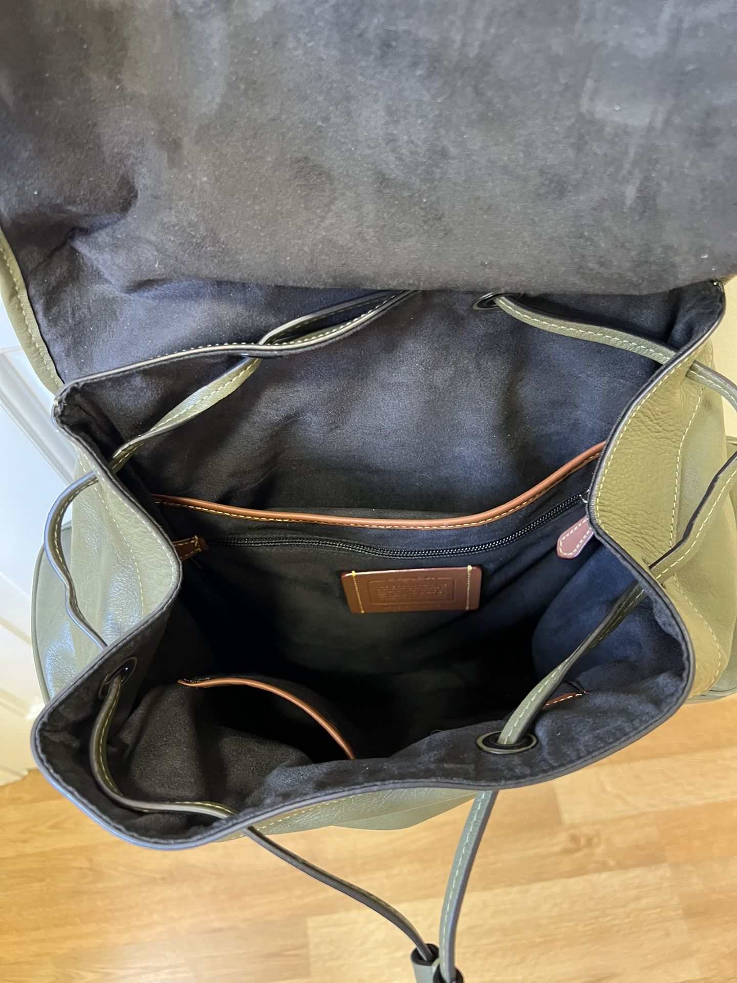Coach hitch backpack - army green, like new for Sale in 
