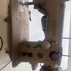 Singer Antique Sewing Machine 