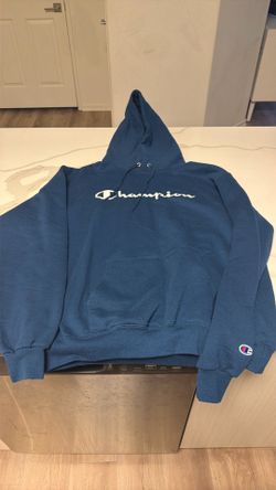 Champion Men’s pullover hoodie size L