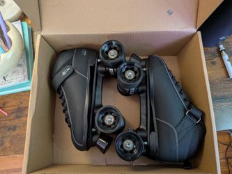 Roller Derby Skates (Women's 9, Men's 8)