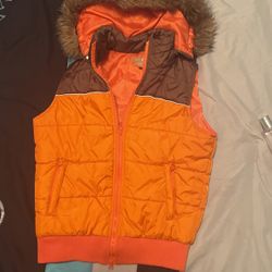 Junior Vest SZ Lg In New Condition No Stain Ect. 