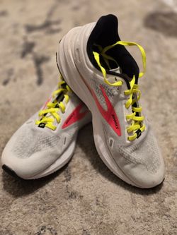 Brooks Launch 9 Women's Running Shoes Size 8.5 MEDIUM