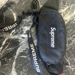 Supreme fanny pack