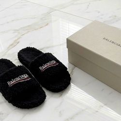 Balenciaga Furry Logo Slides - Black/White