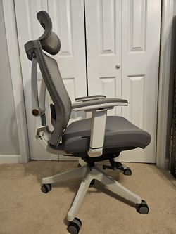 Autonomous ErgoChair Pro Seat Material High-density foam cushion