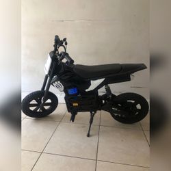 24v Kids Dirt Bike - New - North Lauderdale, FL