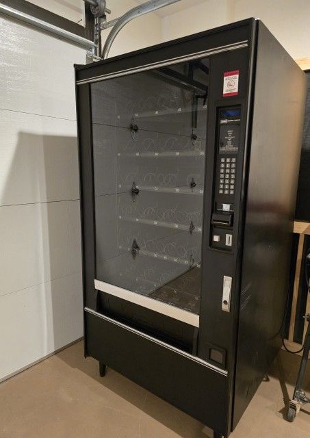 Crane Vending Machine