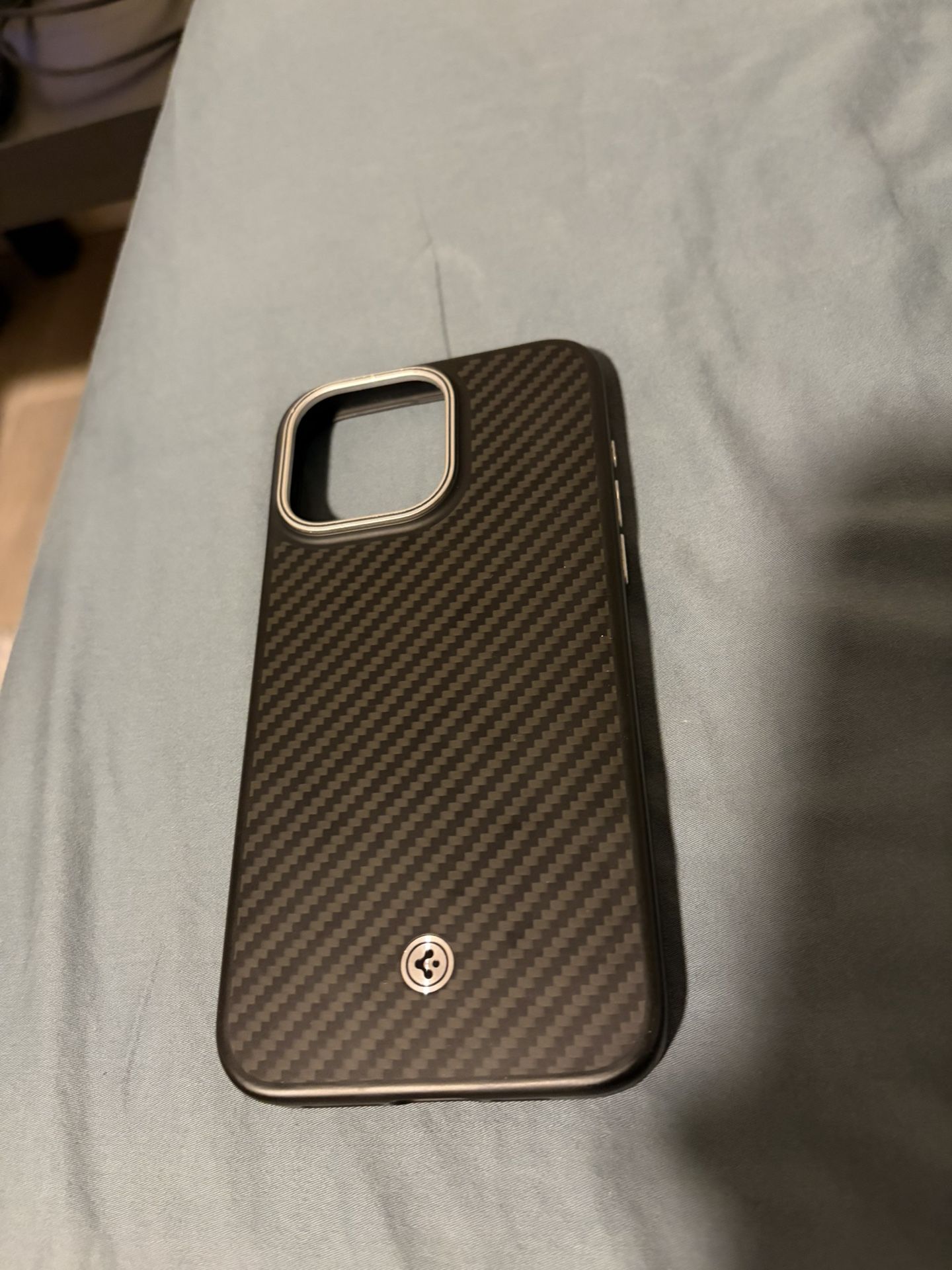 SPIGEN AND UAG CARJON FIBER CASES FOR IPHONE 15 PRO MAX 