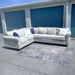 Beige Sectional Couch, Free Delivery!!🚚 