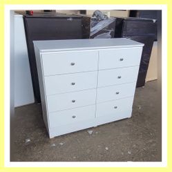 Eight drawers dresser