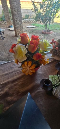 Artificial flowers arrangements