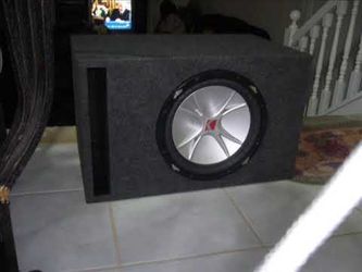 Kicker 15 inch with box and kicker amp