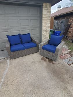 wicker loveseat indoor