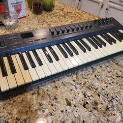Oxygen 49 m-audio keyboard