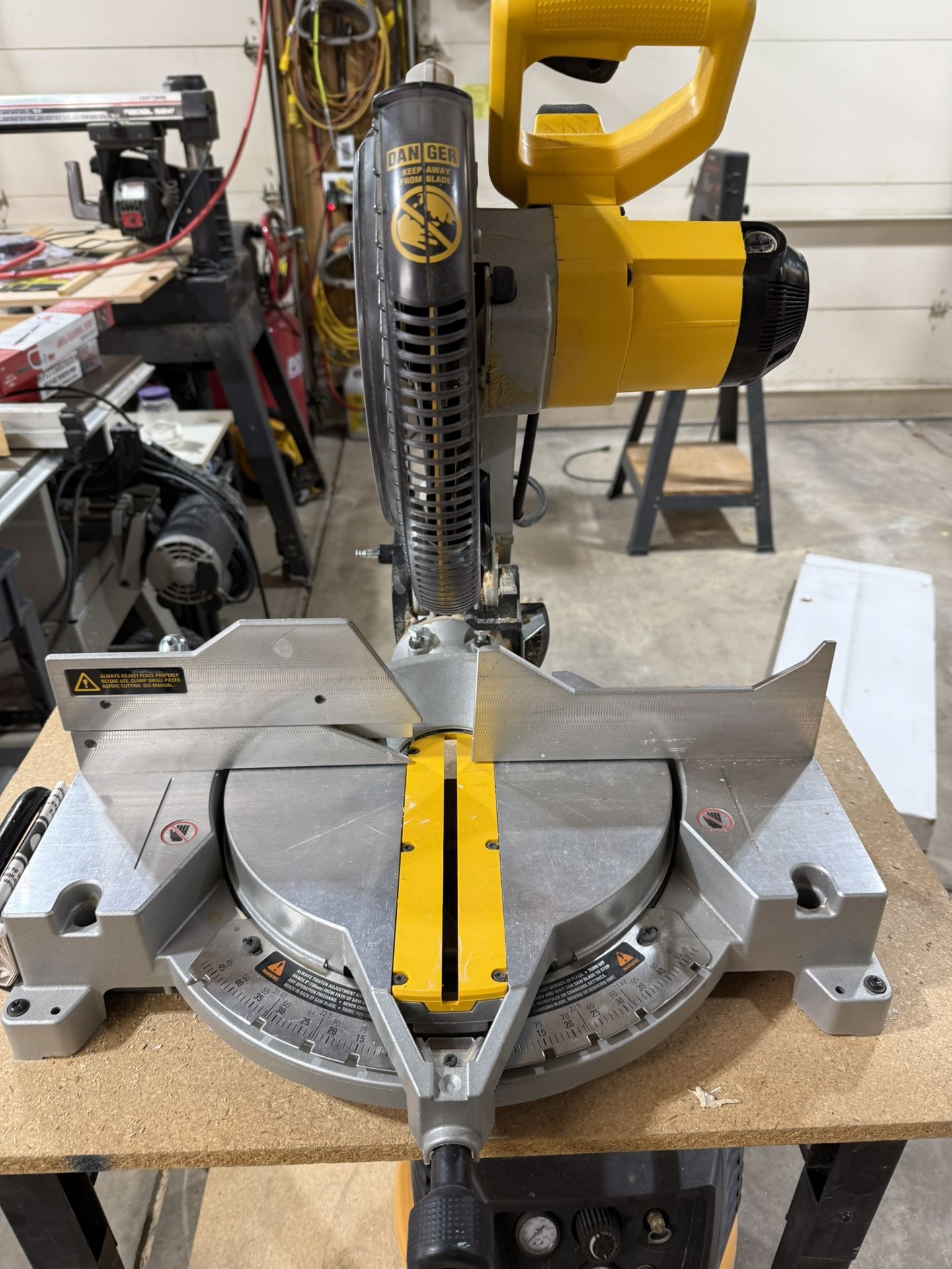 Compound Miter Saw 
