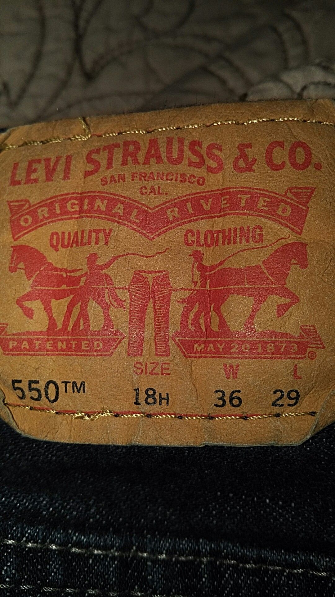 Levi 550s Baggy Fit width:36/length:29