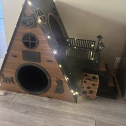 Cute Indoor Cat House Bungalow With Lights