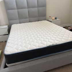 QUEEN BED