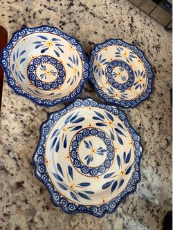 Temp tations  Old World Blue Dishes and Cookwear/ Serving