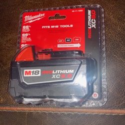 Milwaukee battery 5ah new/nueva 65$