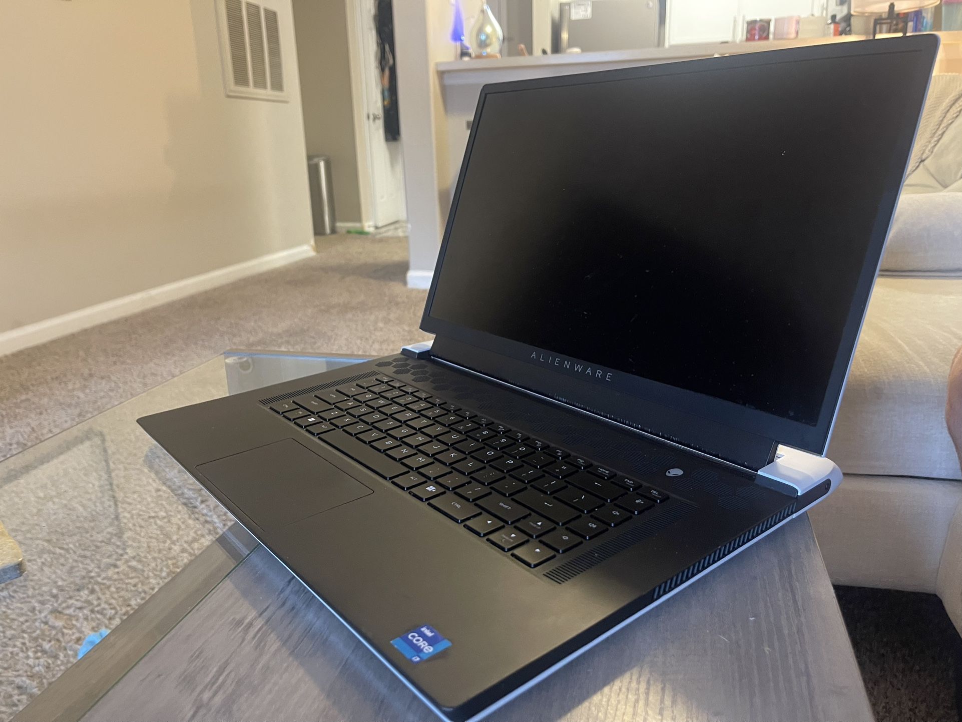 Alienware x17 r2 Gaming Laptop RTX 3070TI, 4TB SSD, 32GB RAM, Intel 12th Gen i7-12700H, 17.3”, 120Hz
