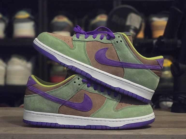 Dunk Low Veneer Size 9 Deadstock