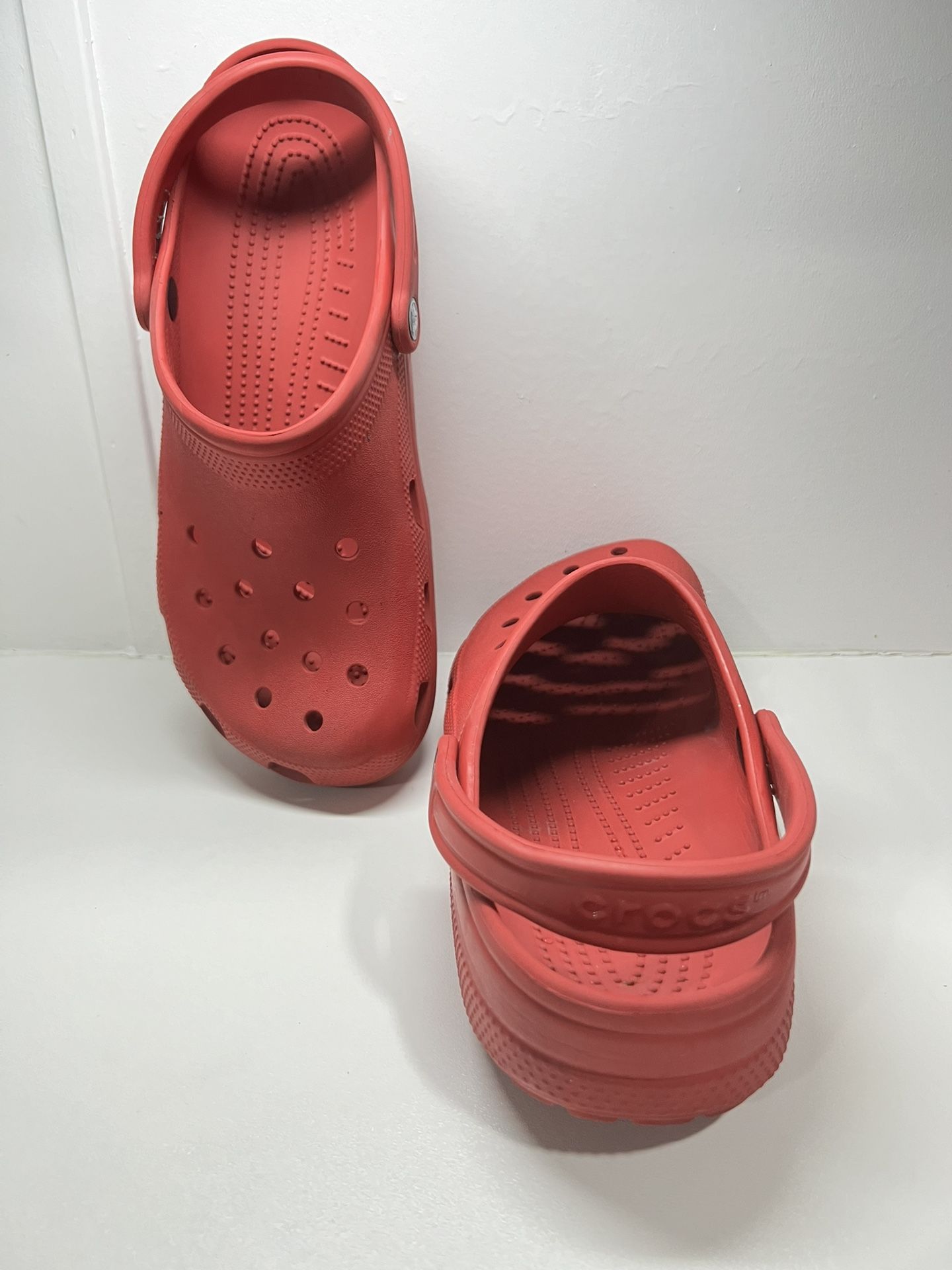 Crocs classic red   women size 12 Men size 10  Unisex 