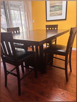 Dining room table