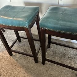 4 Beautiful Teal Barstools Approximately 24 Inch 