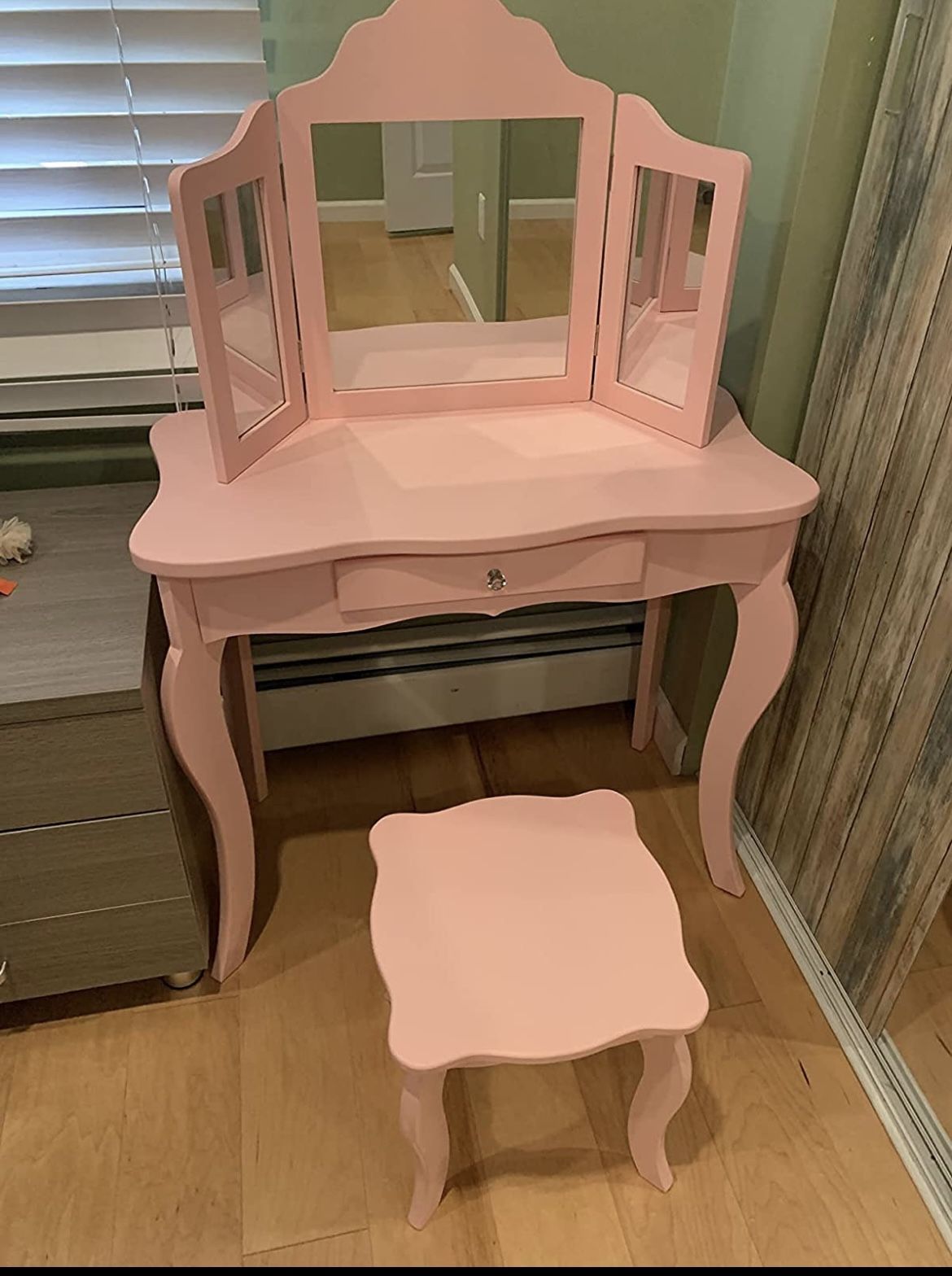 Girls Vanity Makeup Table