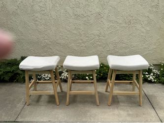 Bar stools set of 3  24” tall 18” Wide