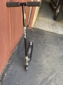 Black Razor Scooter